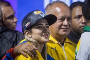 Maduro crea una agencia de promoción de exportaciones «para llegar a todos los destinos»