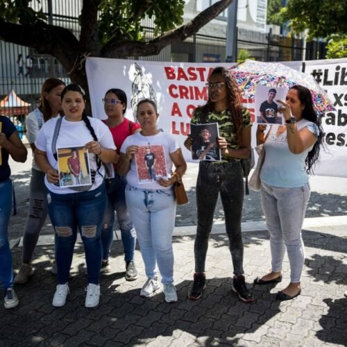 Familiares de adolescentes detenidos en Venezuela denuncian «torturas» contra los menores