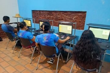 Empleados públicos del PTSB reciben Taller de Iniciación Scratch