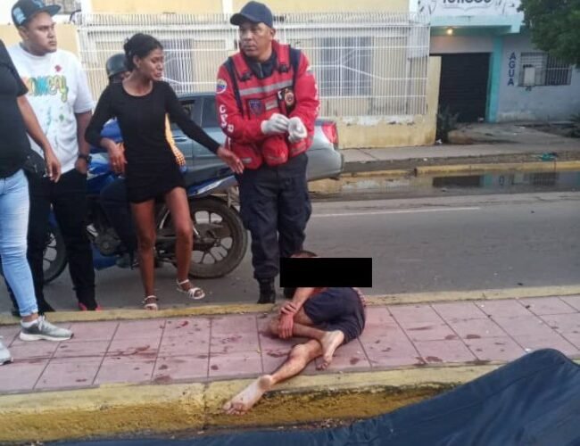 Mujer acuchilla a su pareja en una acalorada pelea