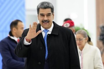 Maduro advierte que la oposición «se va a arrepentir» si intenta sacarlo del poder