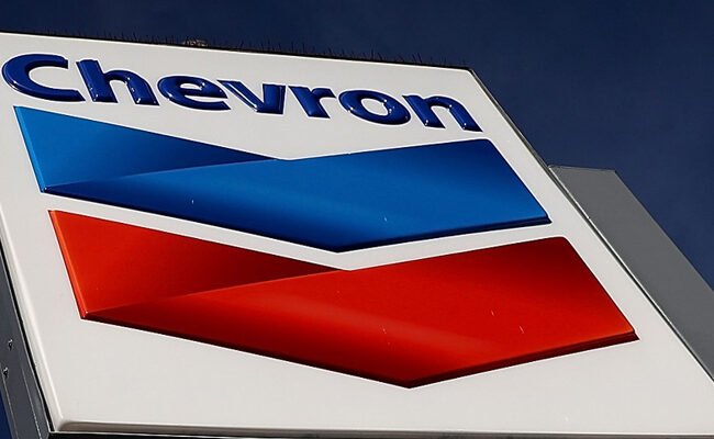 Chevron recibe luz verde para continuar operaciones en Venezuela