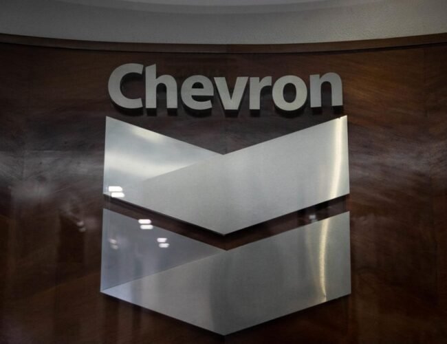 CEO de Chevron: revocar la licencia daría mayor control a China y Rusia en Venezuela