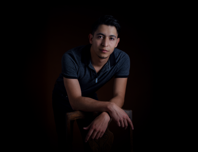 David Chaparro Villafuerte debuta en la literatura con una obra poética que conmueve y transforma