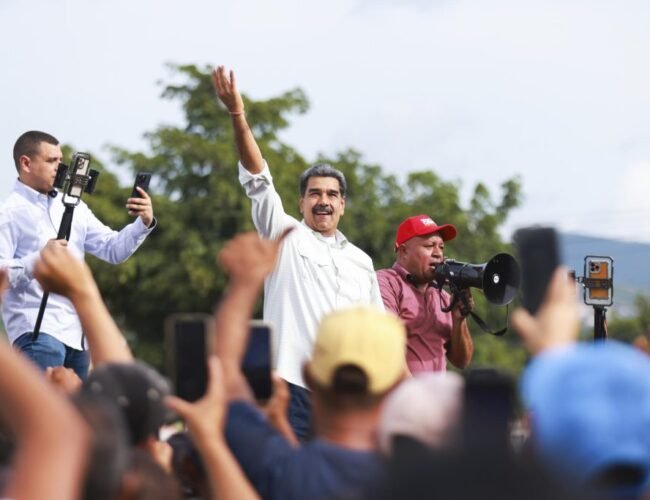 Maduro agradece a Petro por acuerdo de creación de la primera zona económica con Colombia