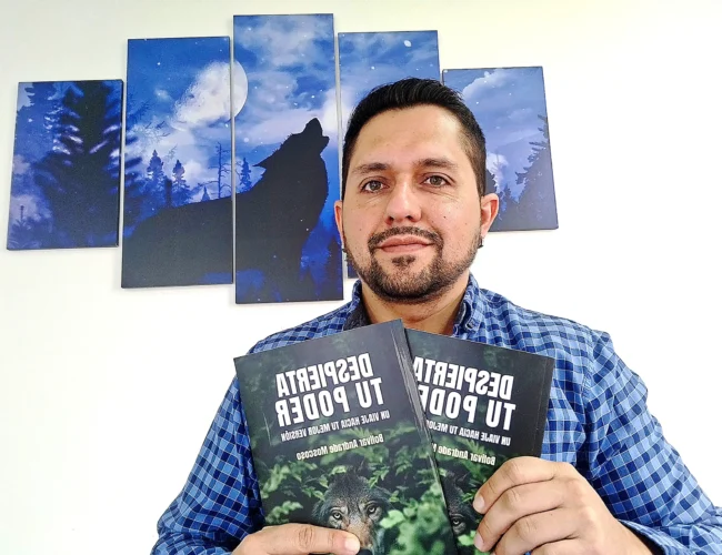 Bolívar Andrade Moscoso conquista corazones con un mensaje de transformación personal real y profundo