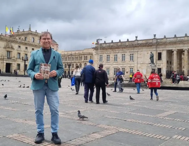 Fernando Canosa Torrado ilumina el alma humana en su libro “Sombras de Otras Vidas: Trece Cuentos, Trece Historias”
