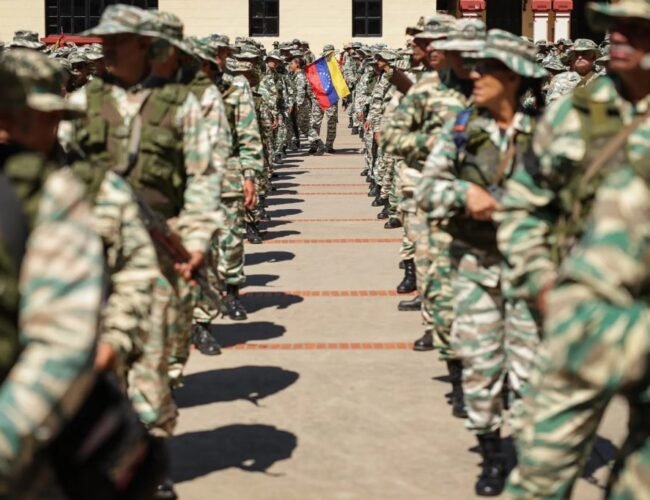 Maduro anuncia nuevos ejercicios militares en las costas de Venezuela por 72 horas