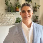 Guillermo Enrique Lorente Deroncelé y su viaje interior en Vagando, pero no perdido