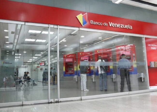 La razón por lo que los bancos públicos laborarán este 20-Oct a pesar del decreto de «júbilo nacional» anunciado por Maduro