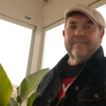 Salvador Algarra sorprende con una mirada íntima y valiente a las entrañas del poder político