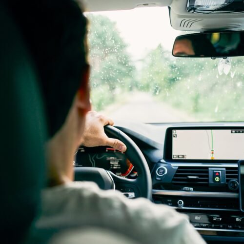 Tu coche ya es un ordenador con ruedas: qué datos recoge y para qué se utilizan