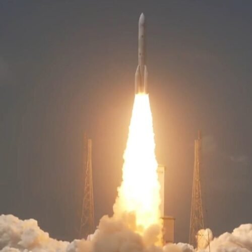 Jeff Bezos rompe el monopolio espacial de Musk en la carrera del millón de satélites con el despliegue de Leo