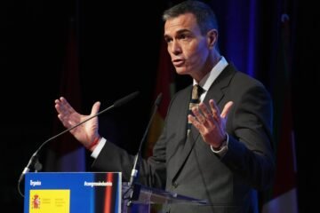 Sánchez busca una gran alianza europea frente al “Estado fallido” de las redes