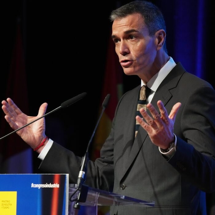 Sánchez busca una gran alianza europea frente al “Estado fallido” de las redes