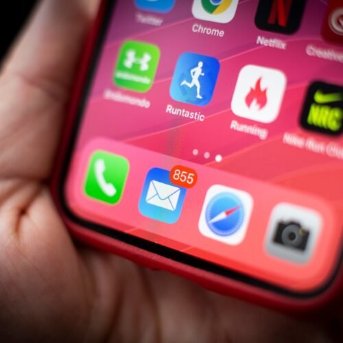 Solo el 13% de los emails está escrito por personas y más de la mitad cae en el filtro de spam: “No es un dato técnico, es un cambio estructural”