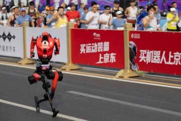Los robots chinos pulverizan registros y arrasan a los humanos en el medio maratón de Pekín