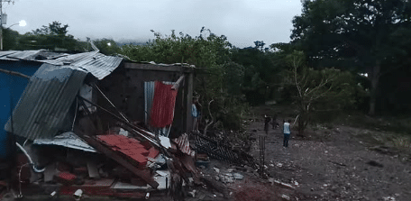 Rotura de tubería matriz de Hidroven en Guatire deja cinco viviendas afectadas