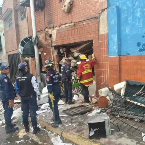 Explosión de bombonas de gas deja dos heridos en Caracas