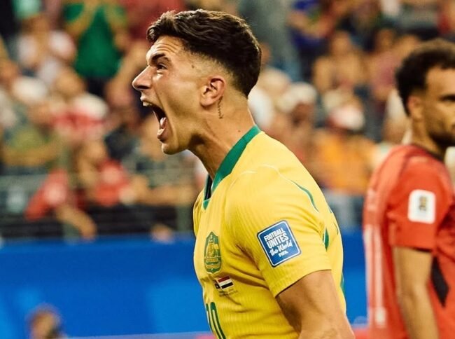 Escándalo en el fútbol: Jugó en el Mundial y lo detuvieron por consumo de sustancias ilícitas mientras manejaba