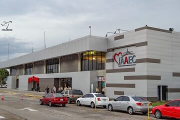Nueve personas heridas por un rayo en el aeropuerto de Valencia