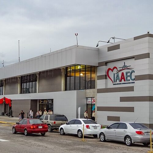 Nueve personas heridas por un rayo en el aeropuerto de Valencia