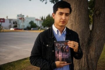 KARANT ENZARI DEBUTA COMO NOVELISTA CON «ESTO ES EL DESTINO… ¿O UNA MALDICIÓN?»