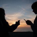 Regular las redes sociales o prohibir su acceso a los menores: un debate mundial que se está resolviendo en los tribunales