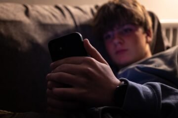 Bruselas quiere restringir el acceso a redes sociales a los menores de 15 años