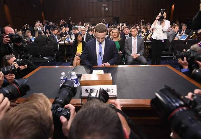 Cambridge Analytica, diez años después: Meta no ahuyenta los fantasmas de la injerencia política