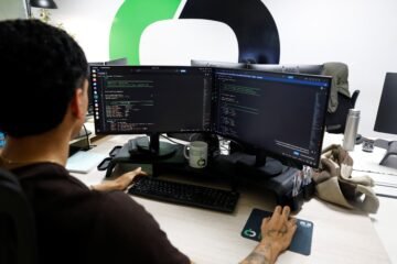 Millones de ciberataques en pocas horas, tras descubrir la IA un fallo en el corazón del 70% de las webs